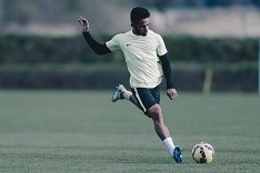 Koszulki do treningu piłkarskiego: z czego są produkowane i jakie zawierają technologie?