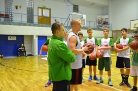 ABC koszykówki cz.I - trening z Pawłem Szcześniakiem i SKM Zastal rocznik 2001