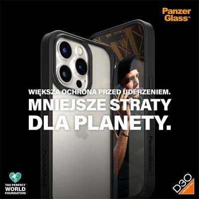 6. Etui PanzerGlass ClearCase na iPhone 15 Pro z certyfikatem Military Grade - przezroczysto-czarne