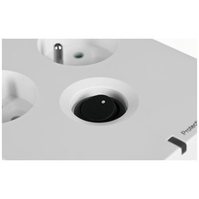 5. Listwa przeciwprzepięciowa EATON PB6UF (6 x UTE; 10 A; kolor biały)