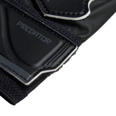 5. Rękawice bramkarskie adidas Predator Training Jr IW6281