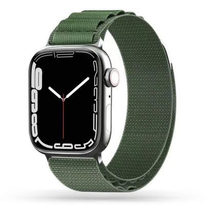 7. Pasek Tech-Protect Nylon Pro na Apple Watch 4 / 5 / 6 / 7 / 8 / 9 / SE / Ultra 1 / 2 (42/44/45/49 mm) - ciemnozielony
