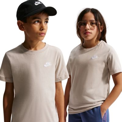 3. Koszulka dla dzieci Nike Sportswear beżowa FZ5177 236