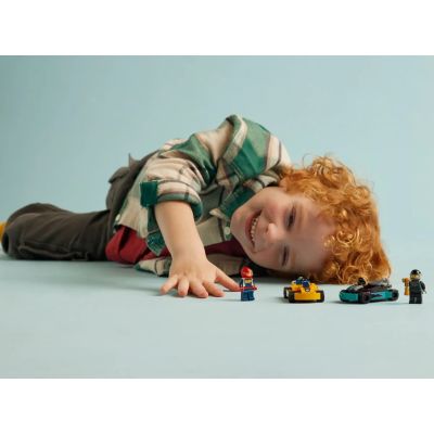 7. LEGO City 60400 Gokarty i kierowcy wyścigowi