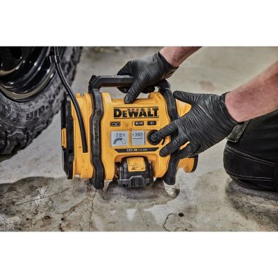 13. Kompresor akumulatorowy 18V Dewalt DCC018N-XJ