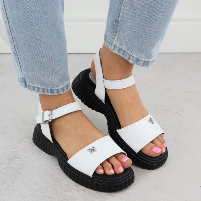 4. Skórzane sandały damskie na grubej podeszwie z motylkiem białe Filippo  DS6811