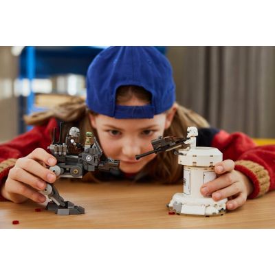 9. LEGO Star Wars 75444 - Atak AT-RT