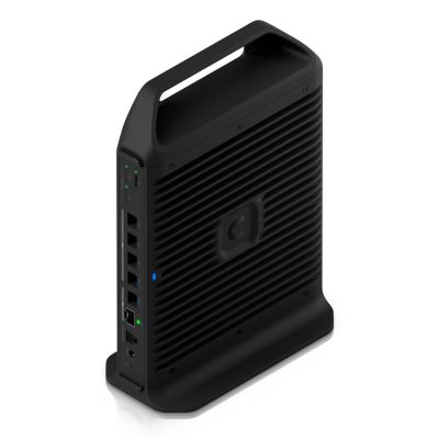 13. Ubiquiti UCG-Industrial gateway/kontroler 1000, 2500, 10000 Mbit/s