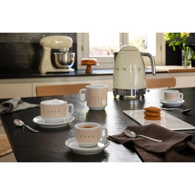 58. Czajnik elektryczny SMEG KLF04CREU kremowy