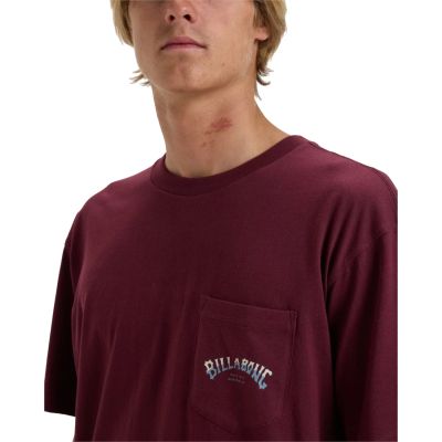 3. Billabong Stacked Arch Tee EBYZT00175-RSN0 Bordowe L