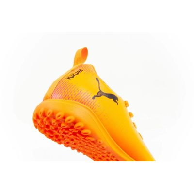 6. Buty dziecięce sportowe turfy Puma Future 8 Play TT obuwie piłkarskie pomarańczowe