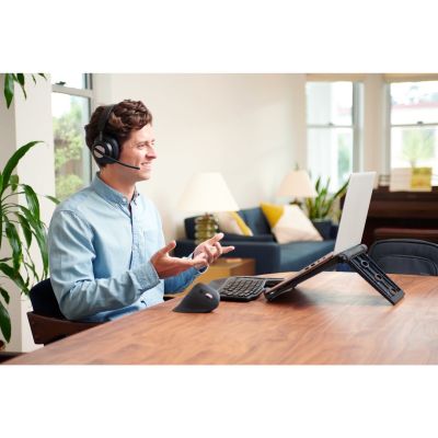 10. Kensington Podstawka chłodząca pod laptopa SmartFit Easy Riser