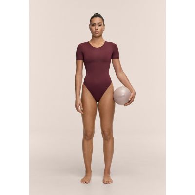3. Body CASALL Studio Body Short Sleeve kolor bordowy
