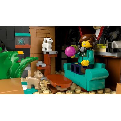7. LEGO Icons 10350 - Dom w stylu angielskim
