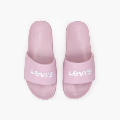 4. Klapki Levi's June S Bold Padded W D78890002