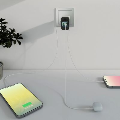 10. Adapter podróżny SBS uniwersalny GaN 70W 3xUSB-C 2xUSB-A z etui - czarny