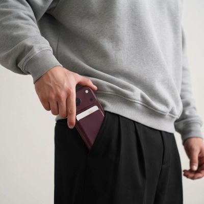 6. Portfel magnetyczny Tech-Protect CH01 MagWallet MagSafe na telefon - burgundowy