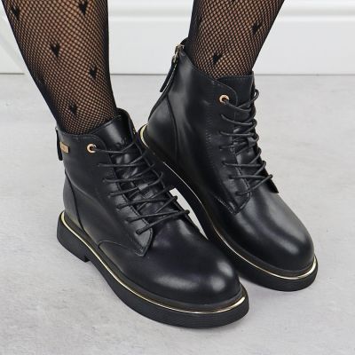 5. Skórzane botki damskie workery czarne Goe SS2N4101