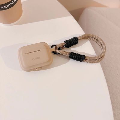 2. Etui Tech-Protect Silicone Rope na Apple AirPods Pro 1 / 2 - jasnobrązowy