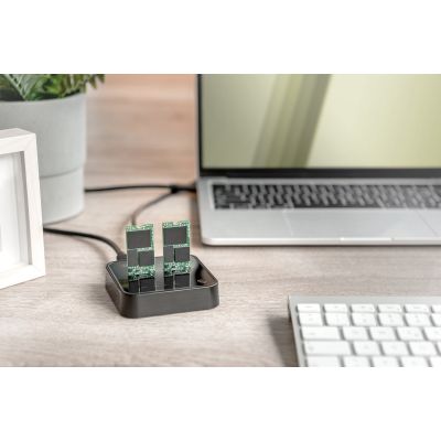 9. DIGITUS STACJA DOKUJĄCA DO SSD M.2 NVME Z FUNKCJĄ KLONOWANIA OFFLINE, USB-C, CZARNA DA-71545