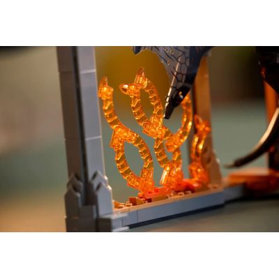 26. LEGO Icons 10367 Władca pierścieni: Book nook z Balrogiem