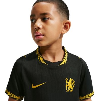 6. Koszulka dla dzieci Nike Chelsea F.C. Stadium 2026/27 czarna II1707 011