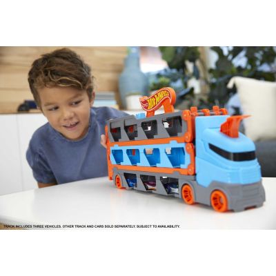 2. Hot Wheels City Wyscigowy Transporter 2W1 Gvg37