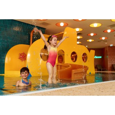 10. Kostium kąpielowy Aquawave Harma Jr 92800398757