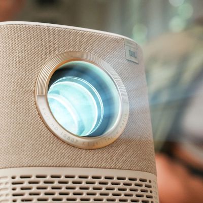 14. Projektor multimedialny Yaber T2 Plus LCD FullHD 1080p z głośnikami JBL - beżowy