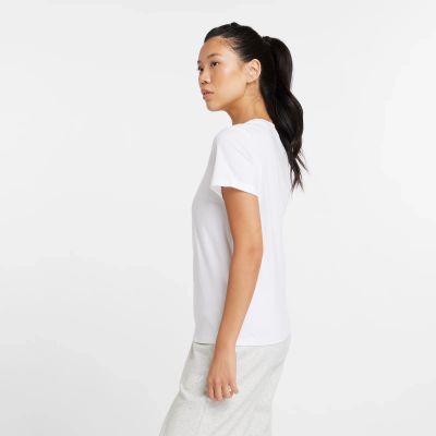 10. Koszulka New Balance Sport Jersey Logo T-Shirt W WT43582WT