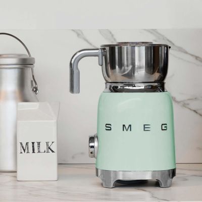 7. Smeg MFF11PGEU spieniacz / podgrzewacz do mleka Automatyczny spieniacz/podgrzewacz do mleka Zielony