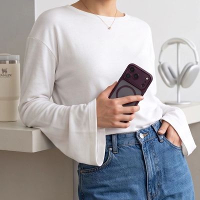 8. Etui Tech-Protect MagPeak MagSafe CC na iPhone 18 Pro / 17 Pro - dark cherry matowe