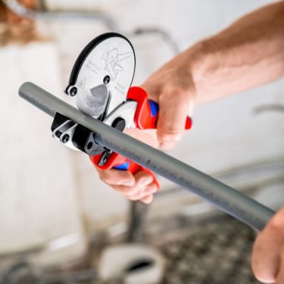 16. KNIPEX OBCINAK DO RUR KOMPOZYTOWYCH I PLASTIKOWYCH