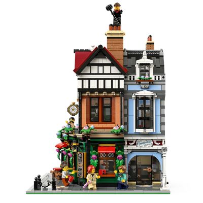 4. LEGO Icons 10350 - Dom w stylu angielskim