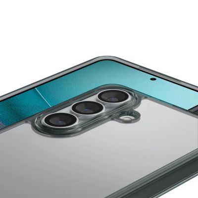 5. Etui Spigen Ultra Hybrid na Samsung Galaxy S26 - półprzezroczyste