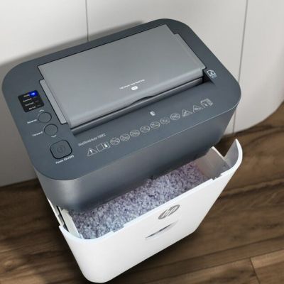 28. HP Niszczarka ONESHRED Auto 100CC, biało-szara