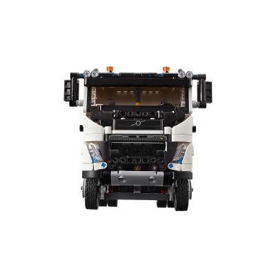 11. LEGO Technic 42175 Ciężarówka Volvo FMX i koparka EC230 Electric