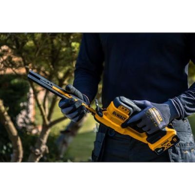 4. Nożyce do żywopłotów 18V DCMHT520N DEWALT