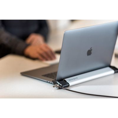 8. Kensington Stacja blokująca 2.0 (z otwieraną kluczem blokadą MicroSaver 2.0) do MacBooka i innych