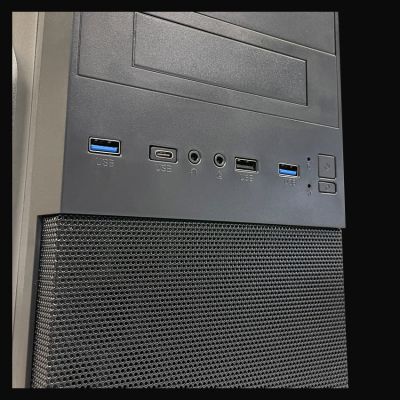 7. LC-Power 2004MB-V3 Micro Tower Czarny