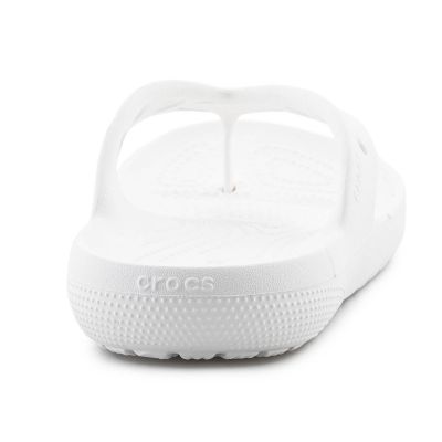 4. Japonki Crocs Classic Flip V2 209402-100