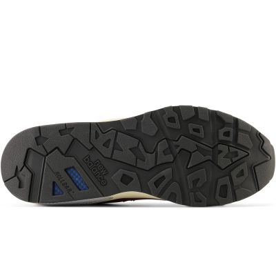 9. Buty sportowe New Balance M MT580ECA