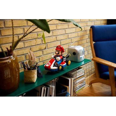 10. LEGO Super Mario 72037 - Mario Kart: Mario i Standard Kart