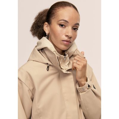 2. Kurtka damska CASALL Scandi Bomber Rain Jacket kolor beżowy