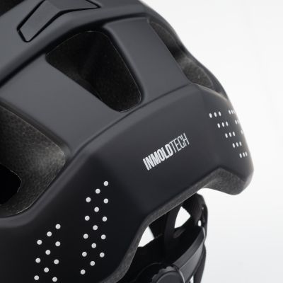 4. Kask TRIADE