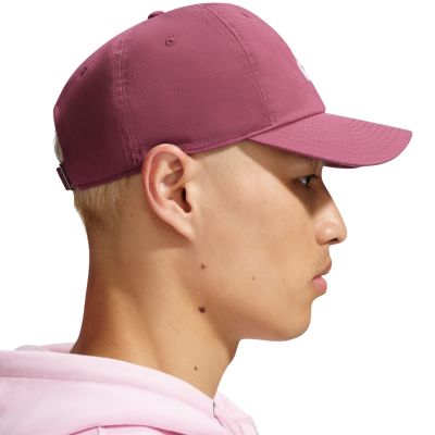 6. Czapka z daszkiem Nike Club różowo-biała FB5368 654