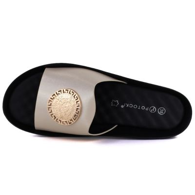 3. Klapki damskie na platformie złote Potocki 43326