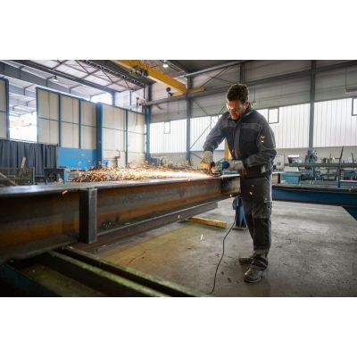 3. Szlifierka kątowa fi 125 1200W GWS 12-125 BOSCH
