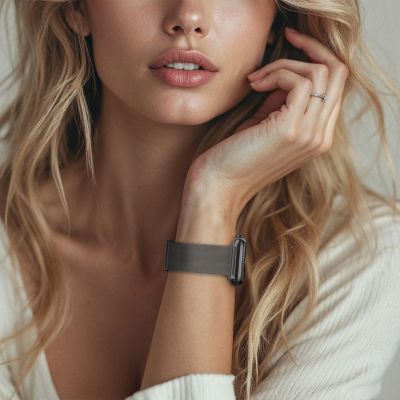 4. Pasek AMAZINGTHING Titan Premium Metal Band na AppleWatch 38/40/41/42/44/45/46/49 mm - srebrny