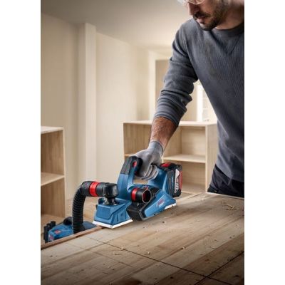 11. Bosch GHO 185-LI Czarny, Niebieski 14000 RPM
